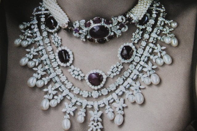 avoid-the-pitfalls-to-purchasing-beautiful-jewelry-3