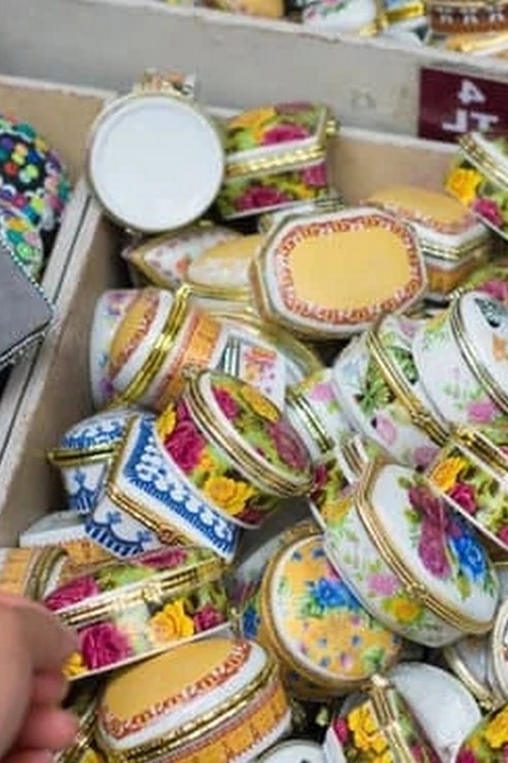 How to Gain Jewelry Love From Others How to Gain Jewelry Love From Others