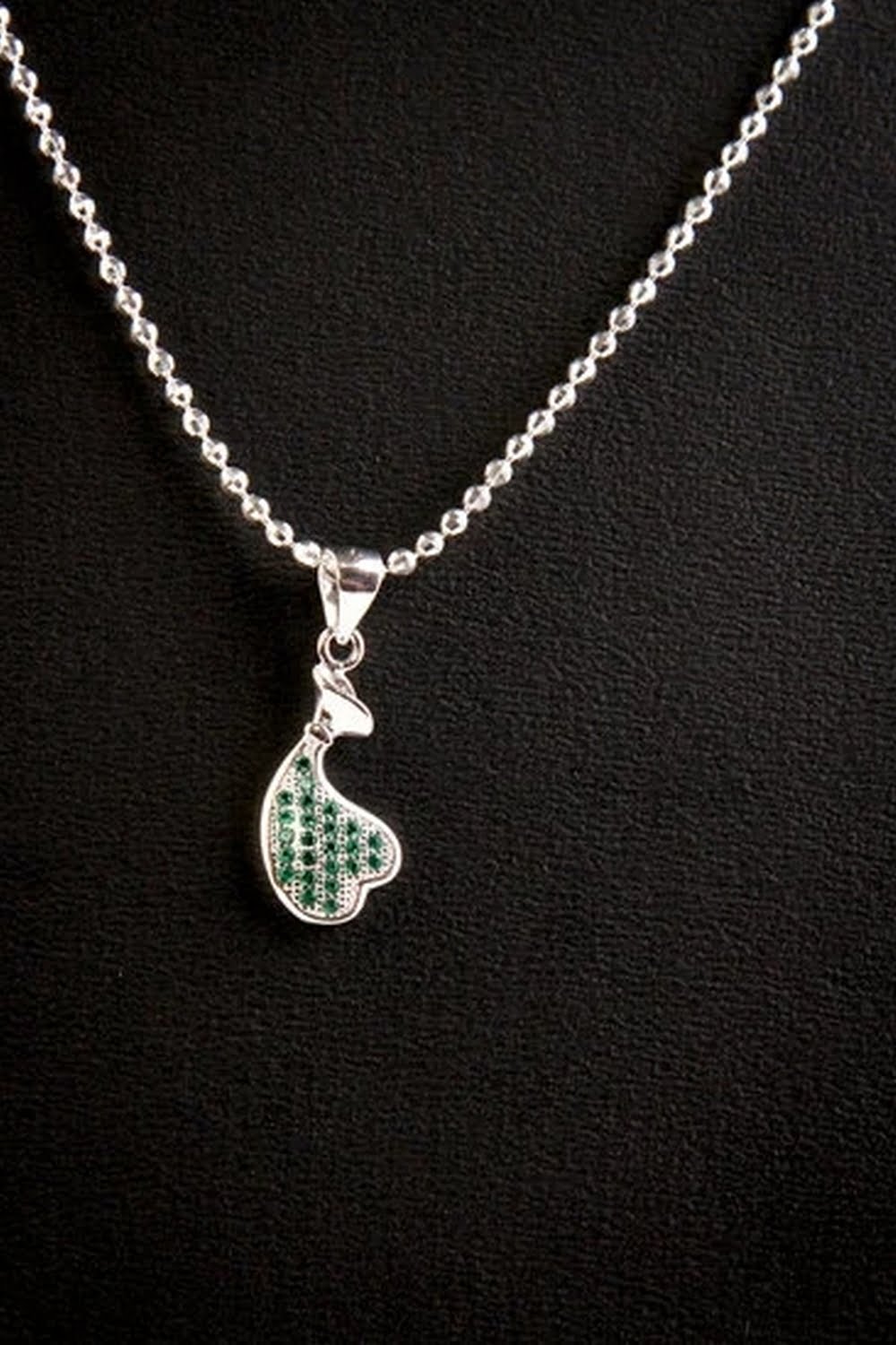 Tips For Wearing Gazing Beautiful Girlfriend Jewelry 1 Tips For Wearing Gazing Beautiful Girlfriend Jewelry