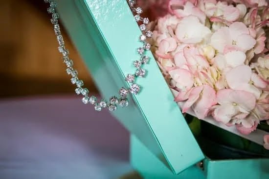 Does Tiffany And Co Clean Jewelry For Free