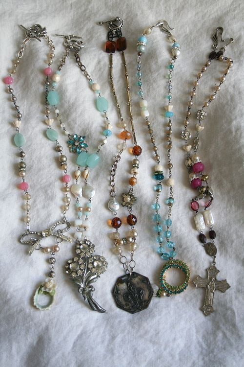 How To Clean Costume Jewelry With Baking Soda And Salt