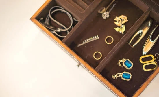 How To Clean Tarnished Gold Jewelry