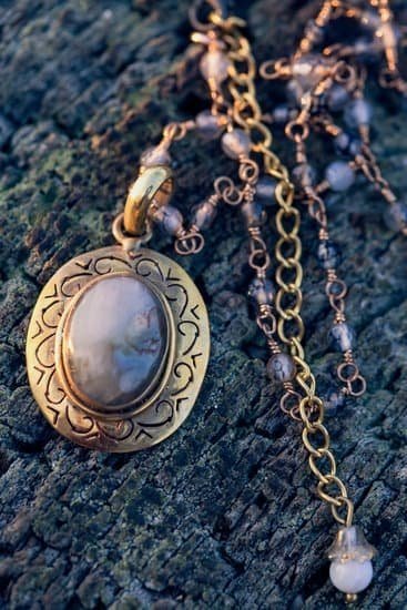 Does Goodwill Have Jewelry