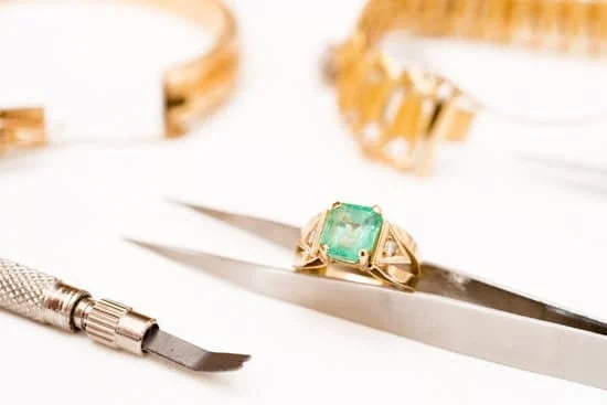 How To Pack Jewelry So It Doesn T Tangle