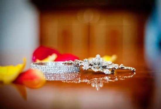 How To Price Vintage Costume Jewelry 1 How To Price Vintage Costume Jewelry