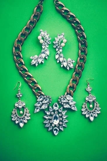 Can You Bring Jewelry On An Airplane Can You Bring Jewelry On An Airplane