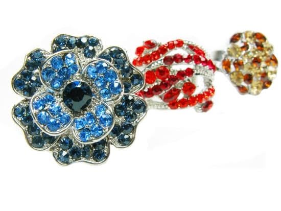 How Much Jewelry Does Queen Elizabeth Own How Much Jewelry Does Queen Elizabeth Own