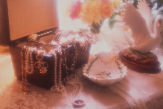 How To Clean Fake Jewelry Tarnish 1 How To Clean Fake Jewelry Tarnish