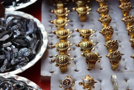 How To Clean Rusted Silver Jewelry