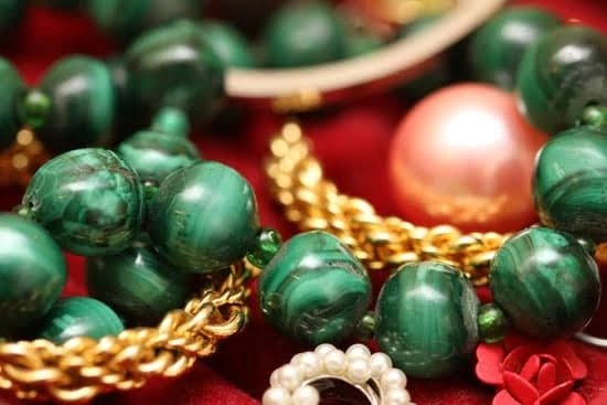 How To Make Cabochon Jewelry 1 How To Make Cabochon Jewelry