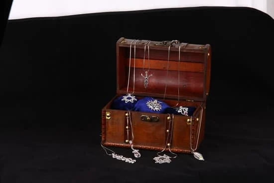 Where To Store Expensive Jewelry 1 Where To Store Expensive Jewelry