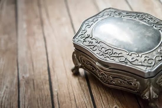 Do Jewelry Stores Sell Used Jewelry