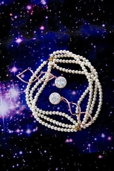 Do Women Wear Jewelry In Japan Do Women Wear Jewelry In Japan