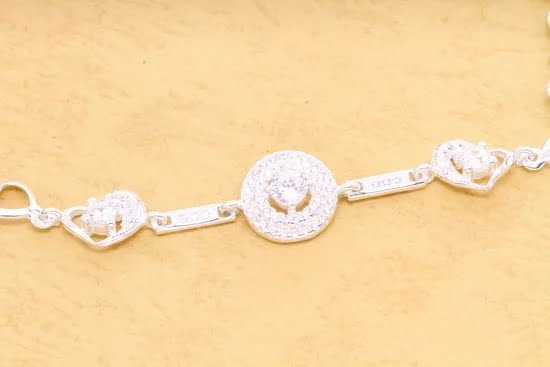 Do Zoroastrians Wear Jewelry 1 Do Zoroastrians Wear Jewelry