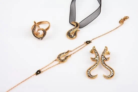 Does Jewelry Affect Coin Value