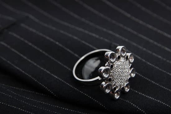 How Did Giuseppe Perez Sign His Jewelry How Did Giuseppe Perez Sign His Jewelry