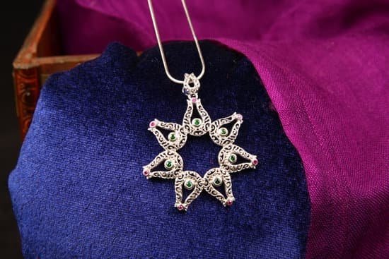 How To Make Pendant Jewelry How To Make Pendant Jewelry