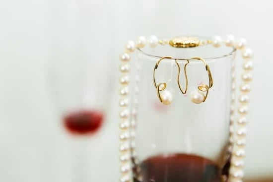 How To Properly Clean Gold Jewelry How To Properly Clean Gold Jewelry