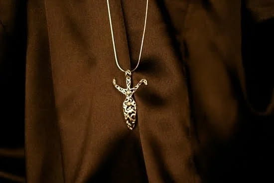 How To Secure Jewelry At Home 1 How To Secure Jewelry At Home