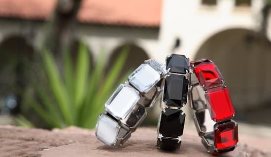 How To Stop Jewelry From Turning Black How To Stop Jewelry From Turning Black