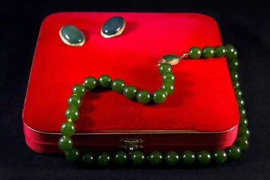 How To Take Pictures Of Your Jewelry How To Take Pictures Of Your Jewelry