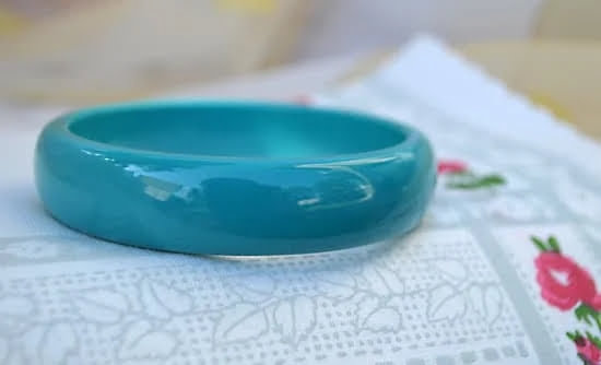 How To Tell If Your Costume Jewelry Is Valuable How To Tell If Your Costume Jewelry Is Valuable