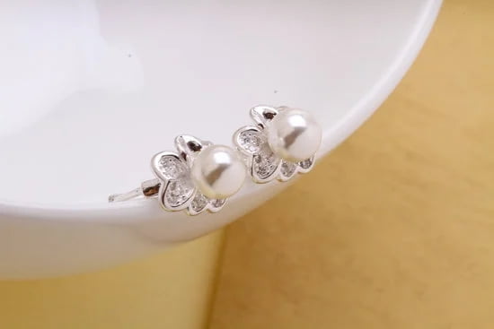 Is Monet Jewelry Still In Business