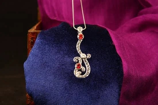 Is The Jewelry In The Mall Real Is The Jewelry In The Mall Real