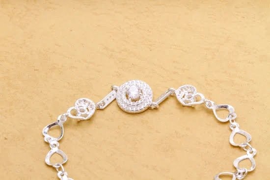 M&M Jewelry 1 M&M Jewelry