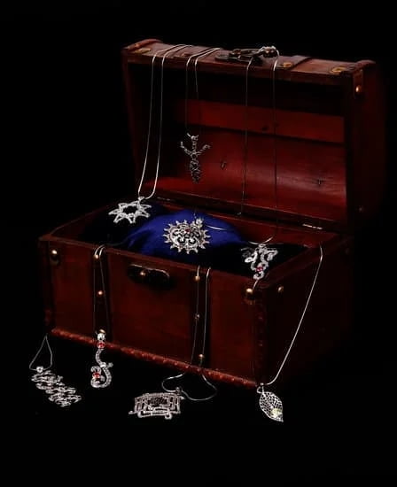 What Is Miadora Jewelry 1 What Is Miadora Jewelry