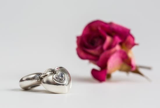 What Jewelry To Wear With Leopard Print Top