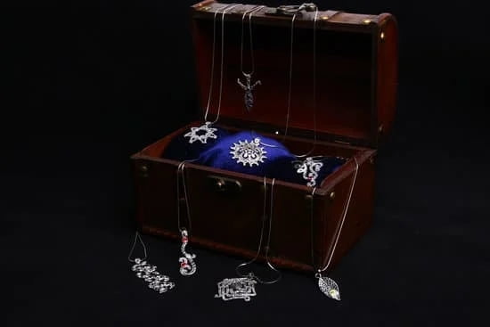 Will Pawn Shops Buy Fake Jewelry 1 Will Pawn Shops Buy Fake Jewelry