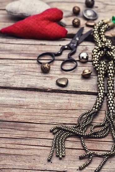 Can I Wear Cross Jewelry If Im Not Christian 1 Can I Wear Cross Jewelry If Im Not Christian