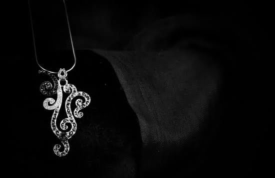 How To Clean Jewelry At Home With Aluminum Foil How To Clean Jewelry At Home With Aluminum Foil