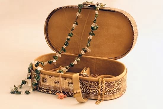 How To Use Sunshine Jewelry Cleaner