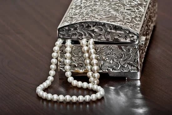 How To Make Hot Glue Jewelry How To Make Hot Glue Jewelry