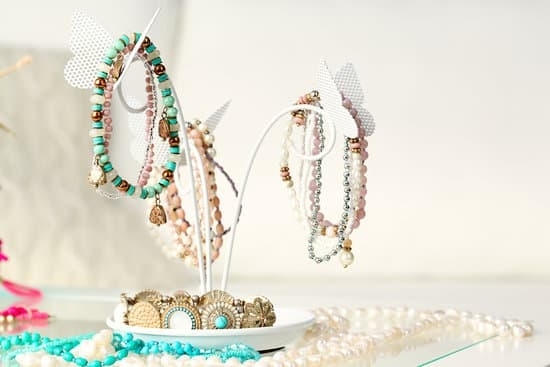 Monarch Fine Jewelry Professional Pierci Monarch Fine Jewelry Professional Pierci