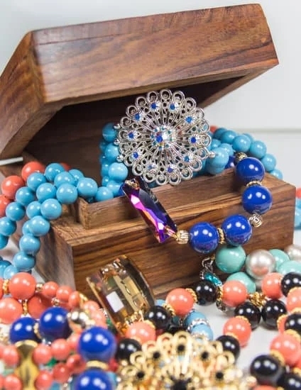 Aesthetic Gold Jewelry 1 Aesthetic Gold Jewelry