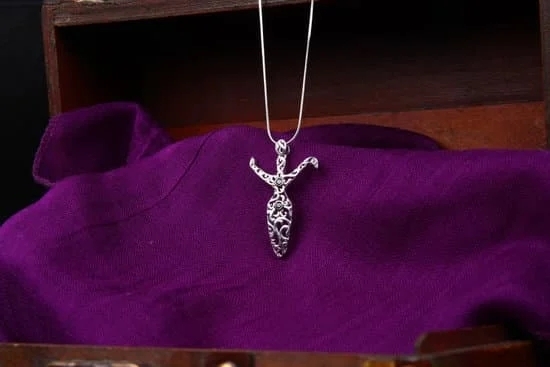 Carrie Bradshaw Jewelry Season 6 1 Carrie Bradshaw Jewelry Season 6