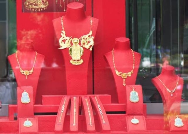 How To Find A Jewelry Sales Rep