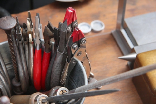 How To Make Recycled Material Jewelry