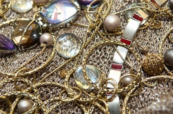 Jewelry Gift Ideas For Bridesmaids Hgtv 1 Jewelry Gift Ideas For Bridesmaids Hgtv