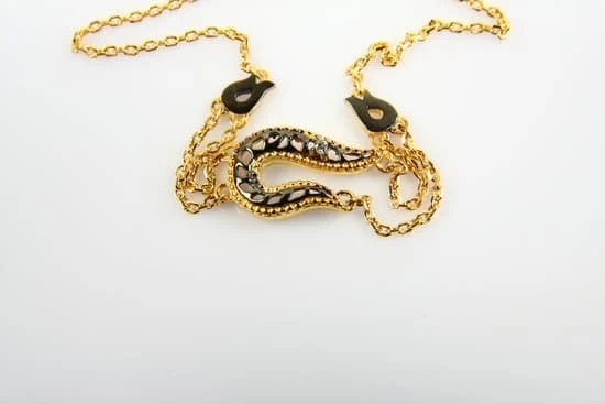 Jewelry To Match Retro Cocktail Dress Jewelry To Match Retro Cocktail Dress