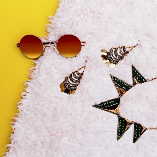 Metal Clawfoot Jewelry Casket 1 Metal Clawfoot Jewelry Casket