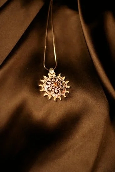 Types Of Jewelry Materials Types Of Jewelry Materials