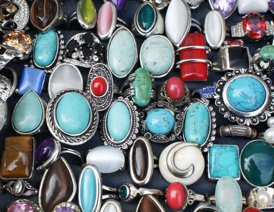 Velvet Pearl Jewelry Box