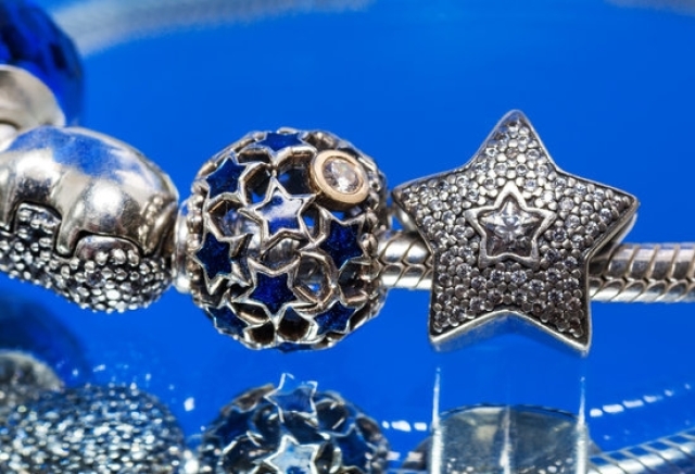 What Is A Material Looks Like Marble On Jewelry