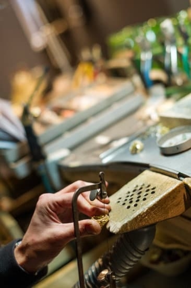 What Jewelry Material Turns Skin Green Jewelry Carats