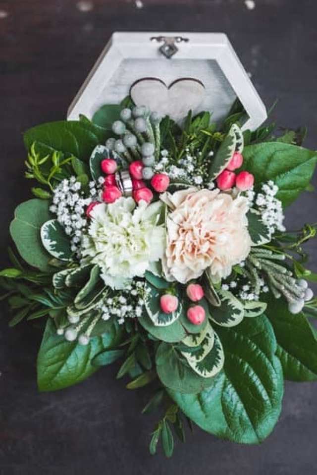 Who Makes Austrian Crystal Jewelry In Blacksburg Va