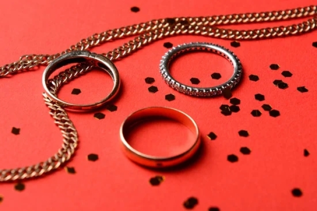 History Of Wearing Jewelry 1 History Of Wearing Jewelry